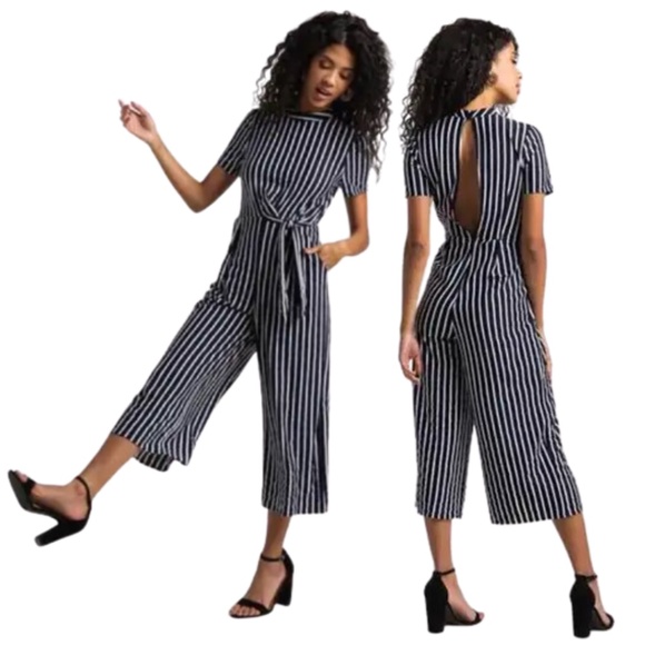 Everly Jumpsuit - Size Medium - Picture 2 of 12